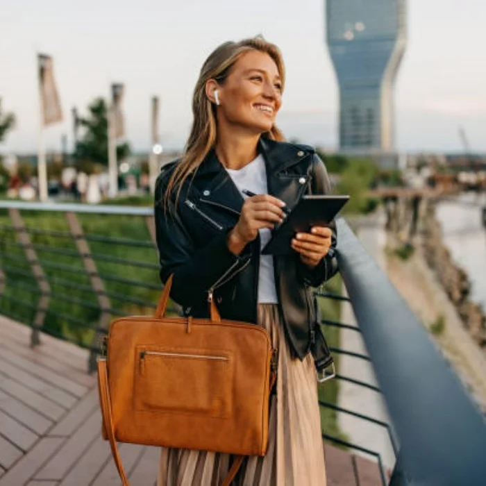 Tote Bags: Spacious Sophistication for Your Dynamic Life