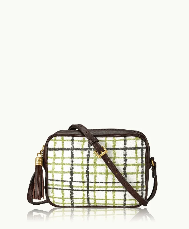 Quilted Leather Crossbody Bag in Cream for a Classic and Elegant AppearanceMadison Crossbody