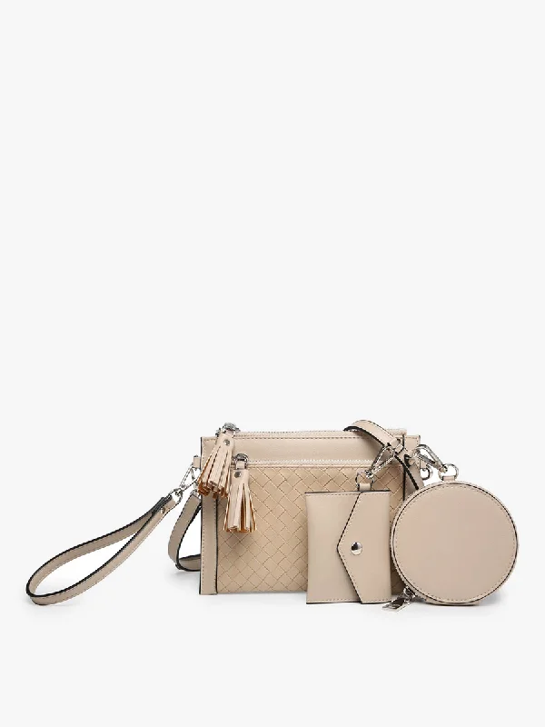 Quilted Leather Crossbody Bag in Cream for a Classic and Elegant AppearanceMirabel Vegan Wallet Crossbody